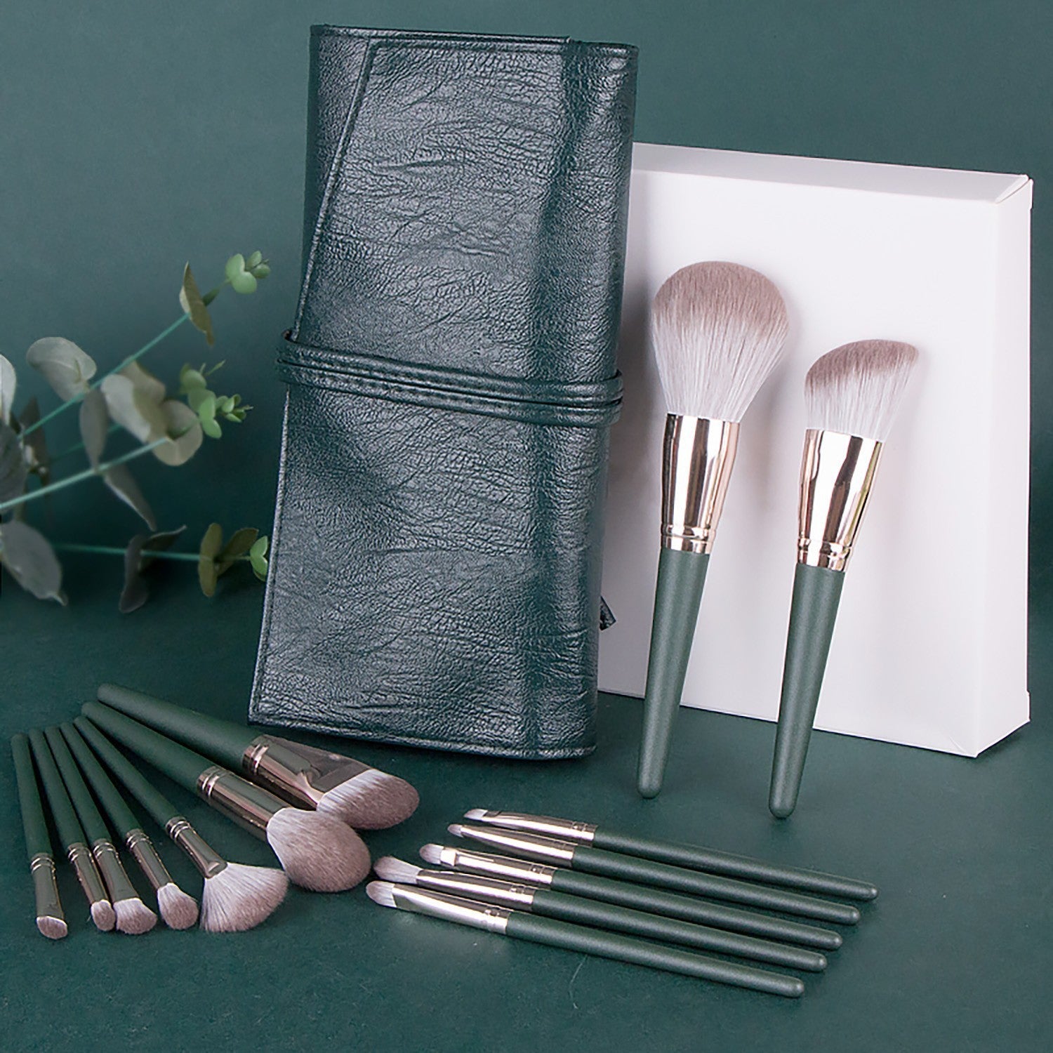 Green Cloud 14-Piece Makeup Brush Set - ShreeBliss