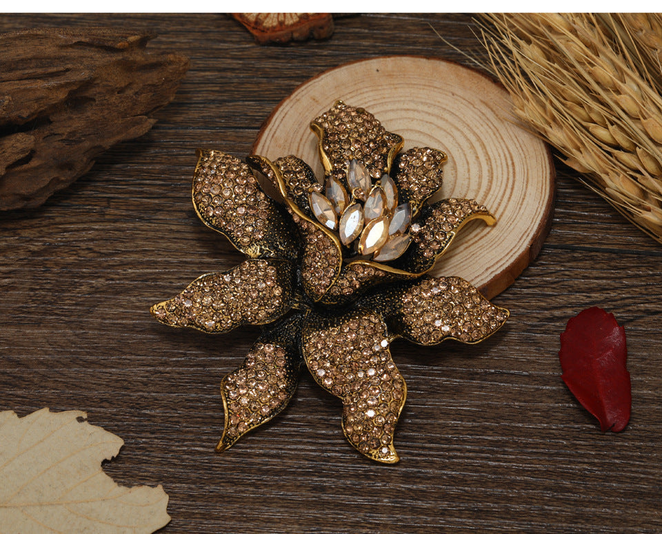 Vintage Rhinestone Flower Brooch – ShreeBliss