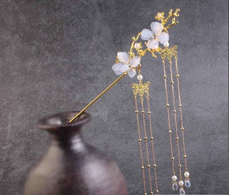 Ancient Style Plum Blossom Tassel Hairpin – ShreeBliss