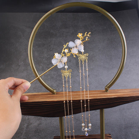 Ancient Style Plum Blossom Tassel Hairpin – ShreeBliss