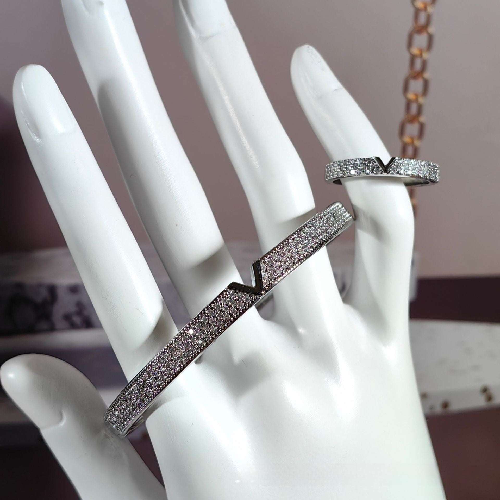 V-Shaped 18K Gold Bracelet Ring Set – ShreeBliss