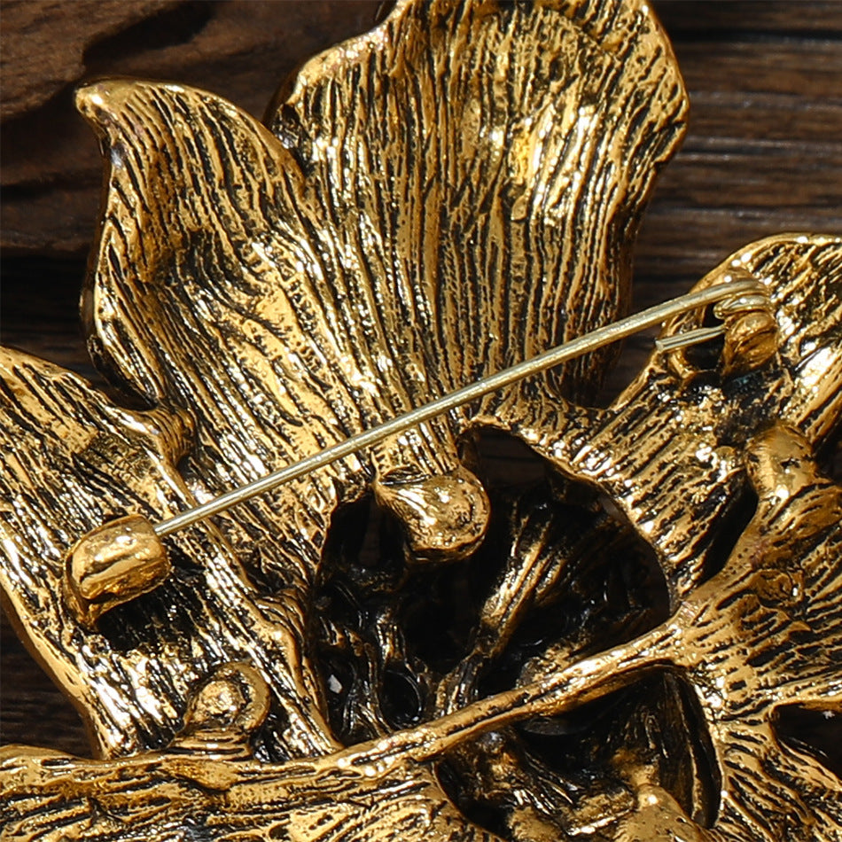 Vintage Rhinestone Flower Brooch – ShreeBliss