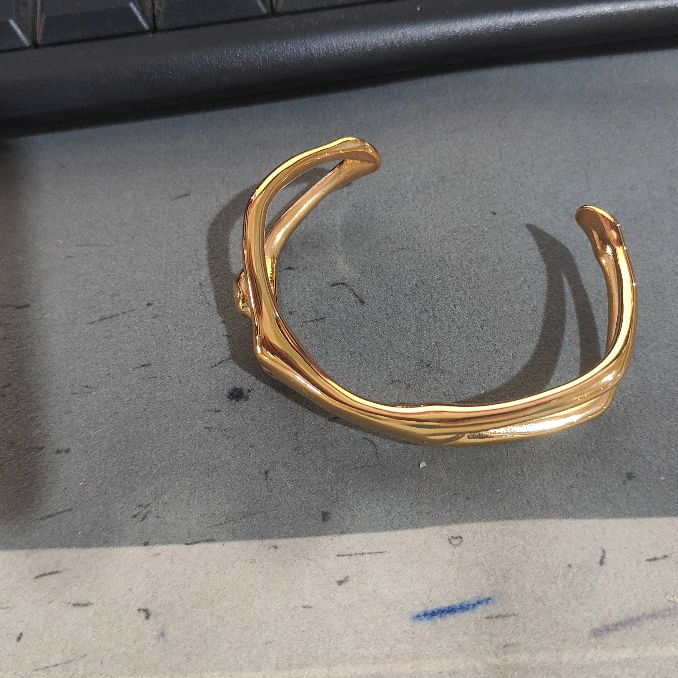 Personal Influencer Bracelet Stainless Steel Gold Plated Casting Creative Female Body