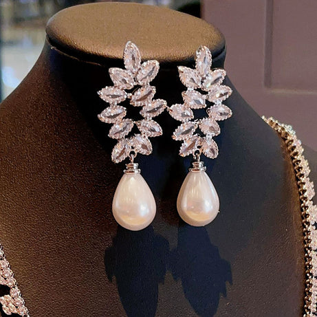 Horse Eye Leaf Earrings Female Drop-shaped – ShreeBliss