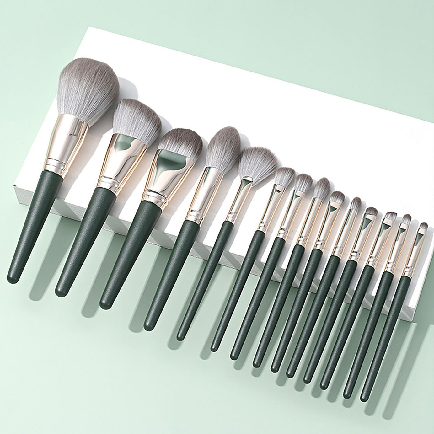 Green Cloud 14-Piece Makeup Brush Set - ShreeBliss