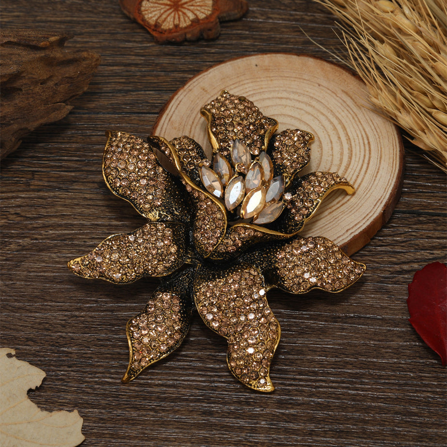 Vintage Rhinestone Flower Brooch – ShreeBliss