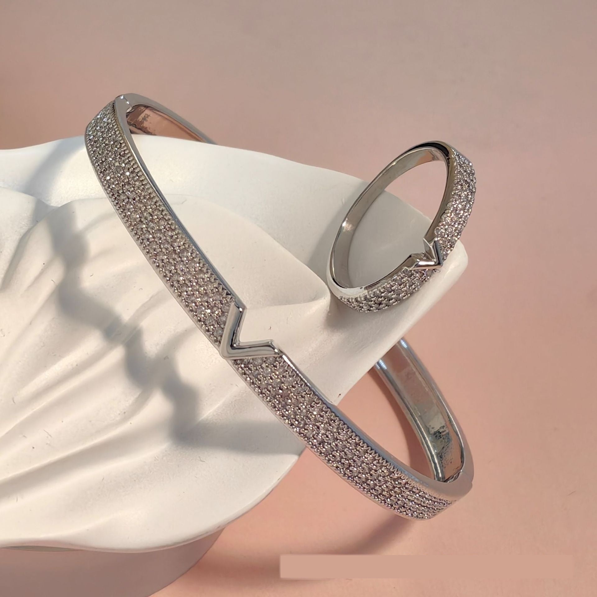 V-Shaped 18K Gold Bracelet Ring Set – ShreeBliss